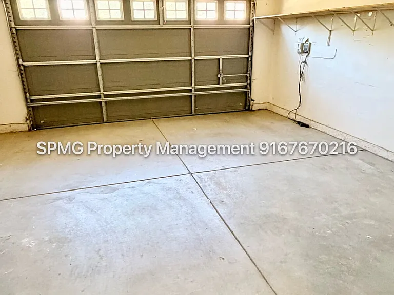 609 Granada Pass Dr — Photo 45