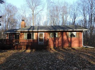 76 Lyman Ln, Gouldsboro, PA 18424