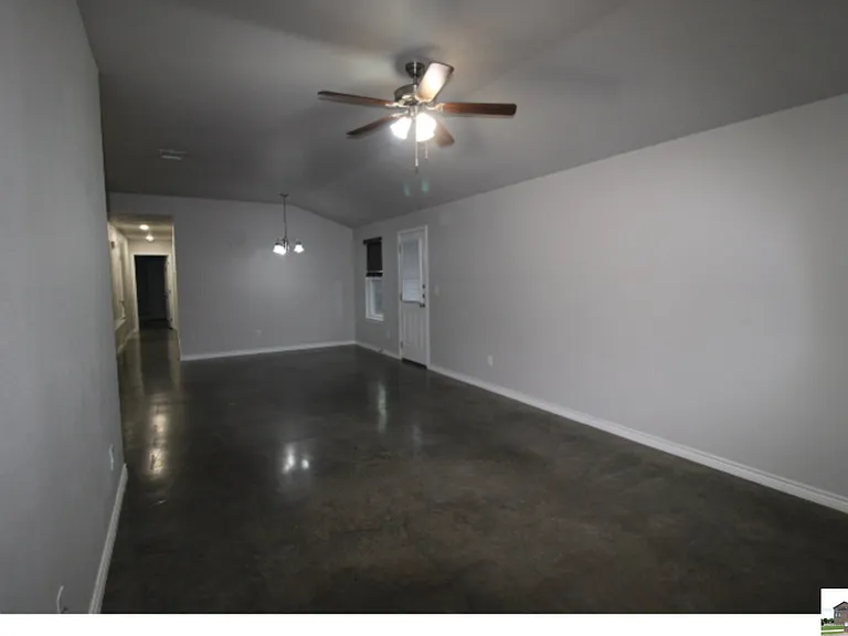300 Lowes Blvd #B — Photo 12