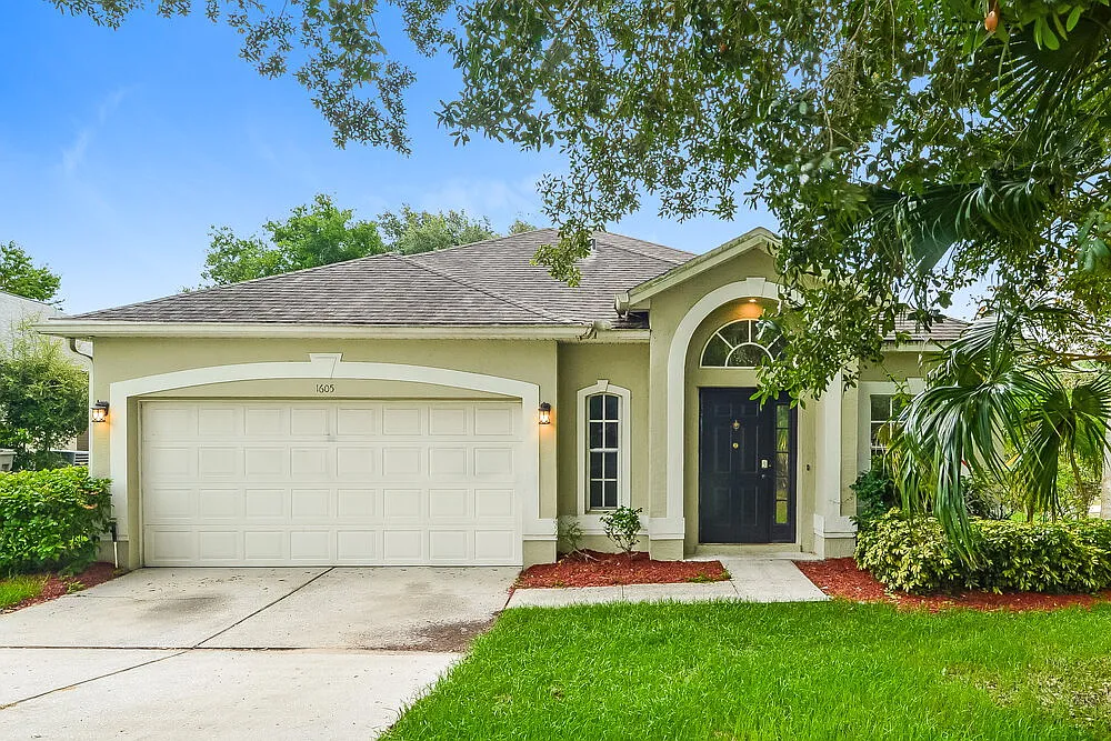 3 bed, 2.0 bath, 1905 sqft, $2,315 — Photo 1