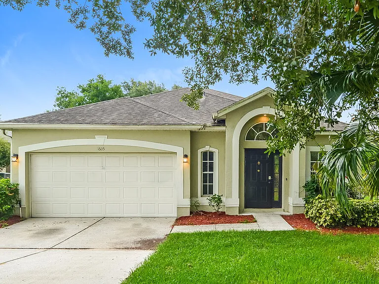 1605 Golfside Village Ct — Photo 1