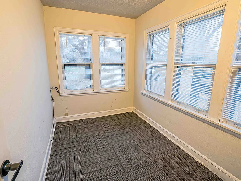 2901-2903 James Ave N #1 — Photo 7