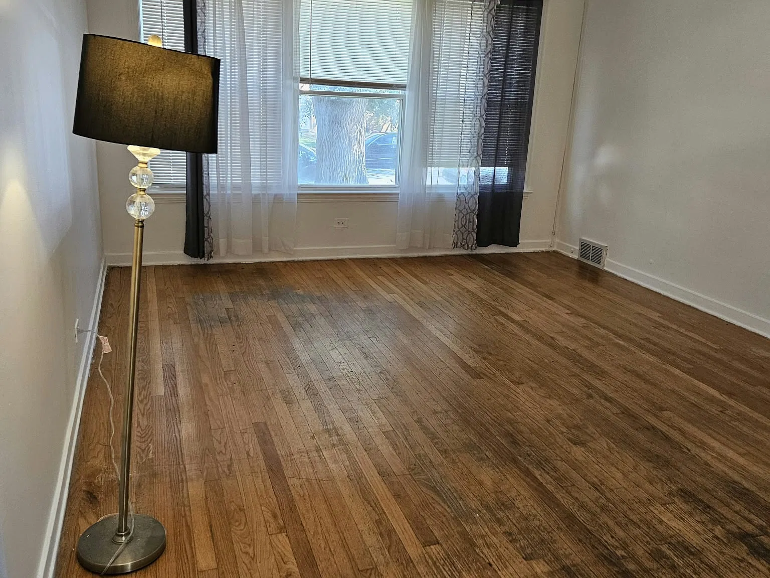2 bed, 1000 sqft, $1,800 — Photo 3