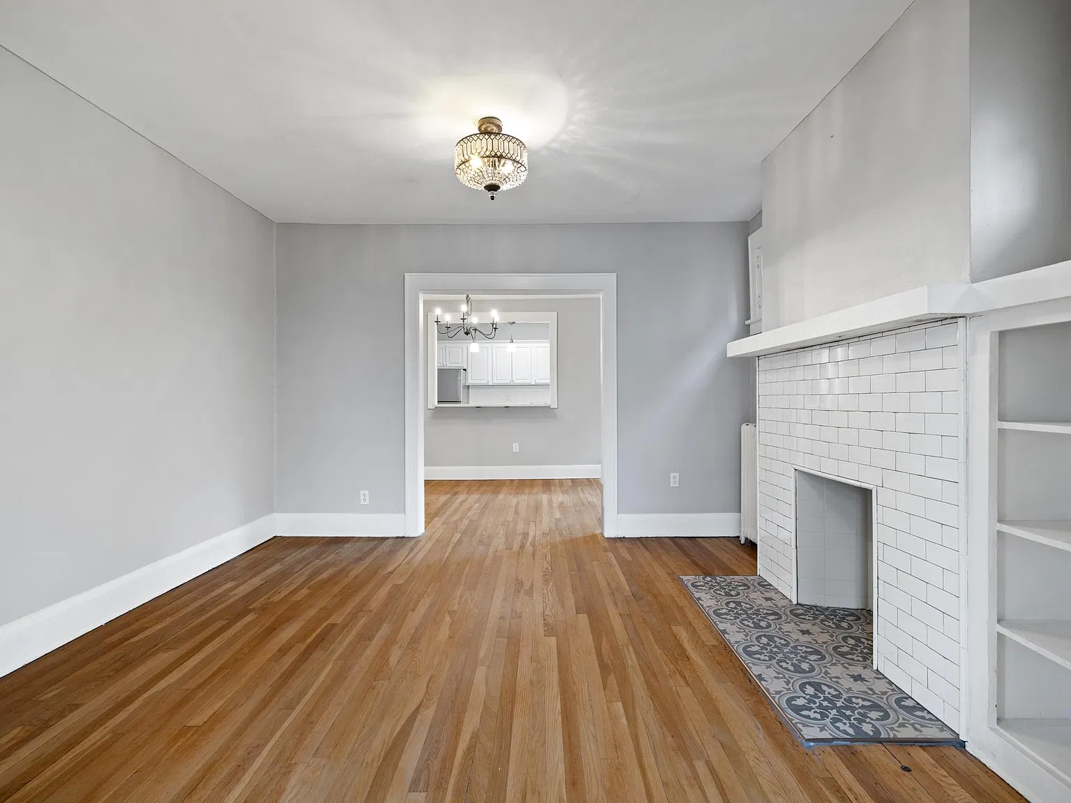 2 bed, 1000 sqft, $1,300 — Photo 1