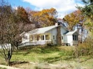 5 Roxbury Rd, Niantic, CT 06357
