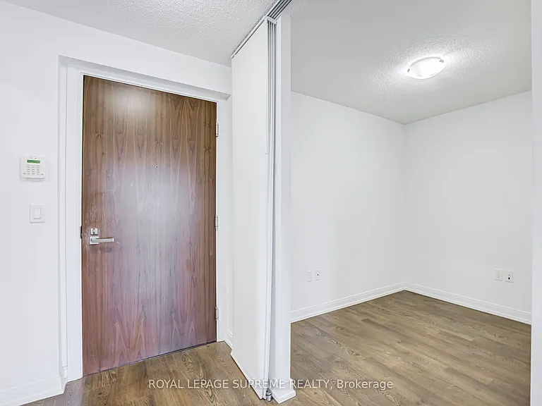 275 Village Green Sq #1920 — Photo 10