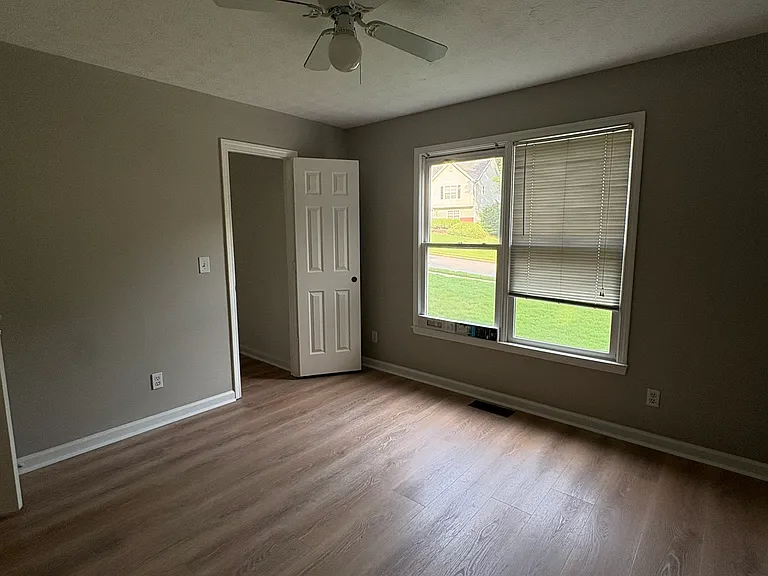 2700 Fort Daniels Dr — Photo 31