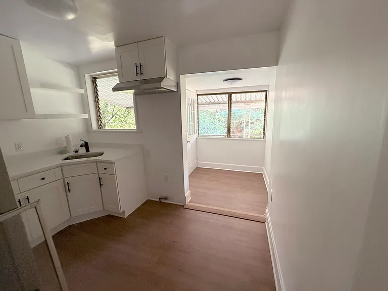 5013 Roland Ave — Photo 7