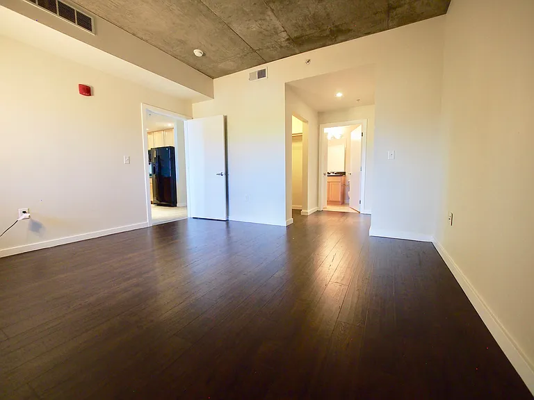 275 S Harrison St #505 — Photo 33