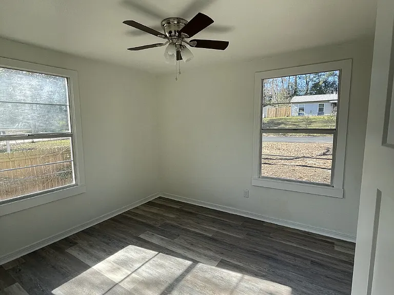 807 Kings Rd — Photo 9