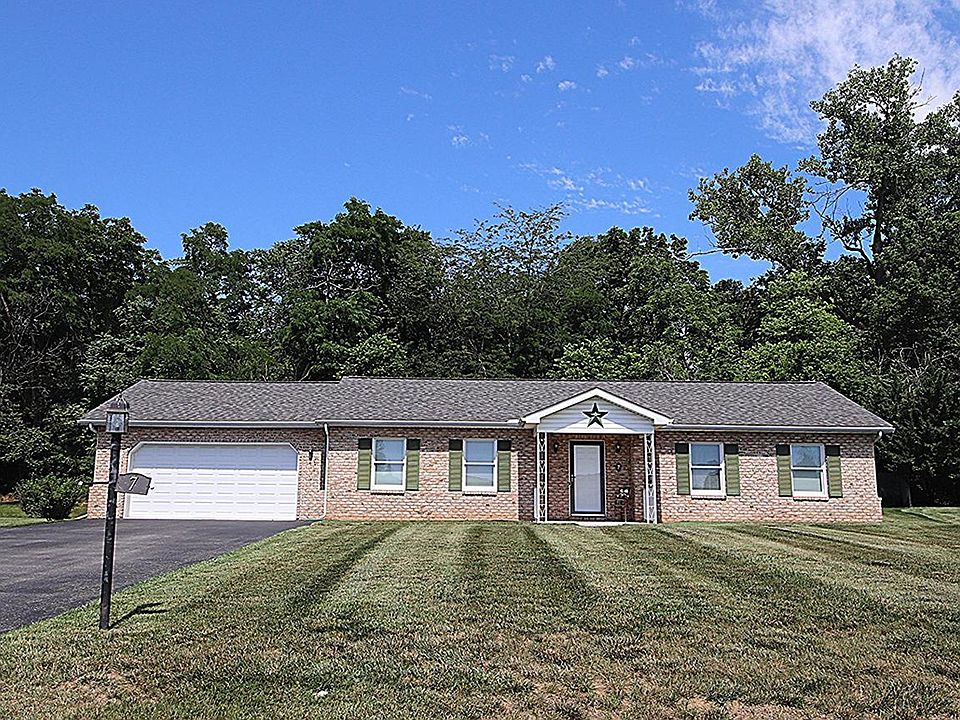 1st image of 7 Plantation Dr