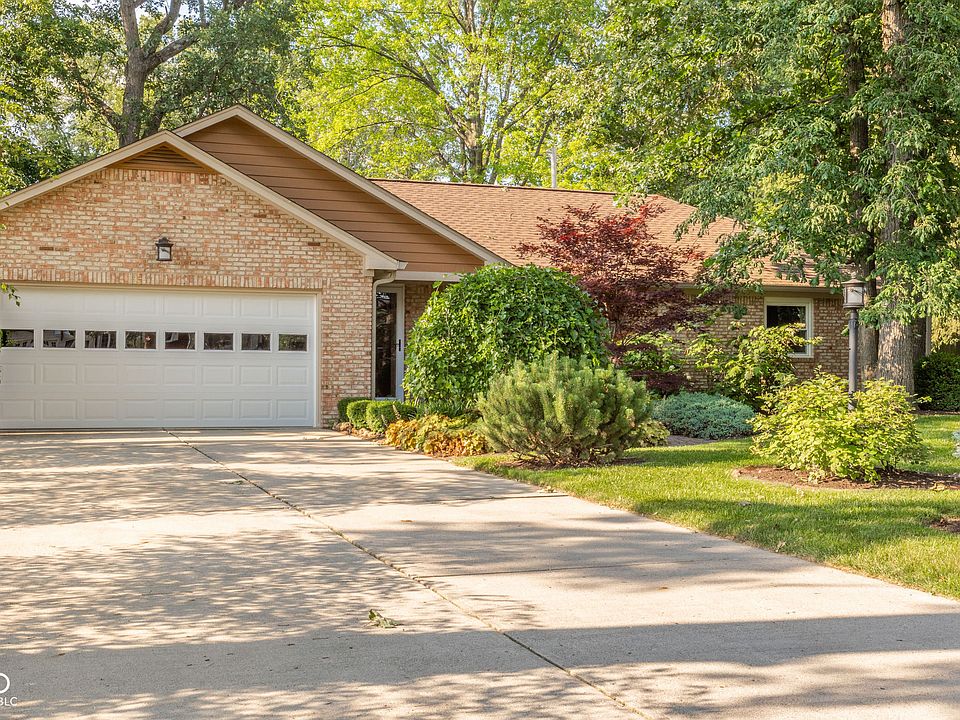 1st image of 2330 Oakwood Dr