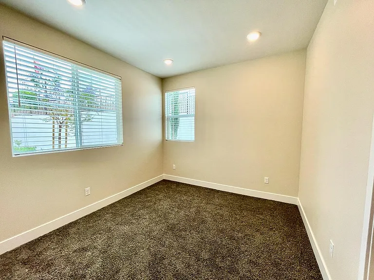 1692 Enterprise Dr — Photo 53