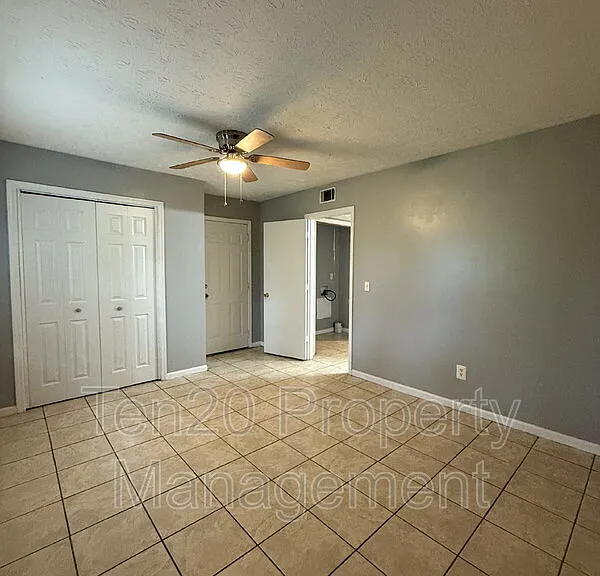 6200 Olde Towne Dr #A — Photo 3