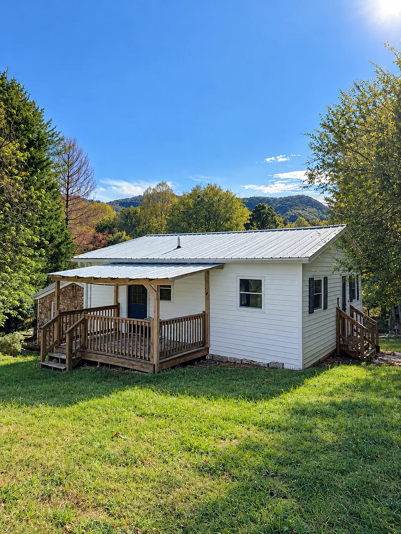 Adorable Furnished 1 Bed 1 Bath With Bonus Room! Dog Friendly! — Photo 1