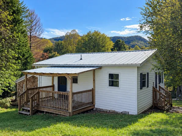 50 Long Cove Rd, Candler, NC 28715