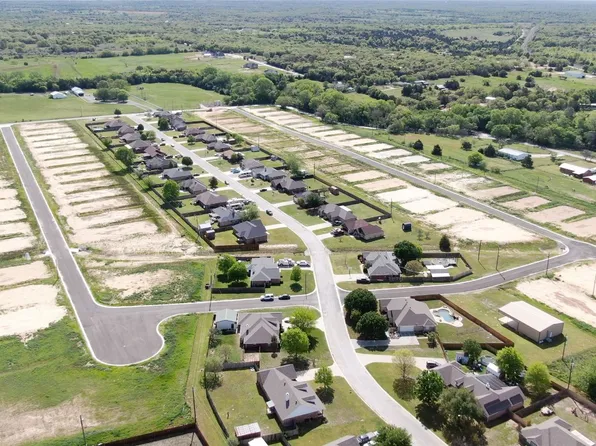 20 Brooke Dr, Alvord, TX 76225