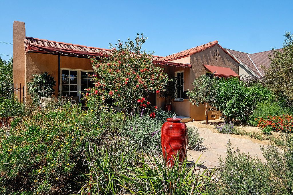 ○○ モ17 DELL 人気 Vostro 3558 P52F Core i3 5005U メモリ4GB