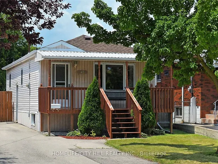 42 Glassco Ave S — Photo 1