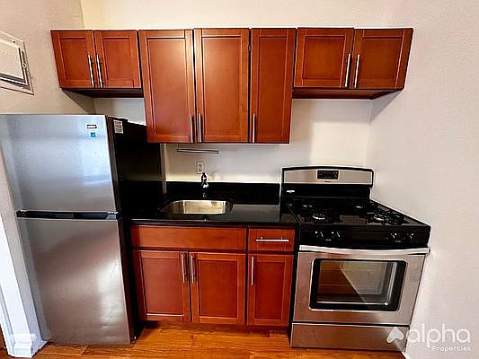 3rd image of 199 Henry St APT 19