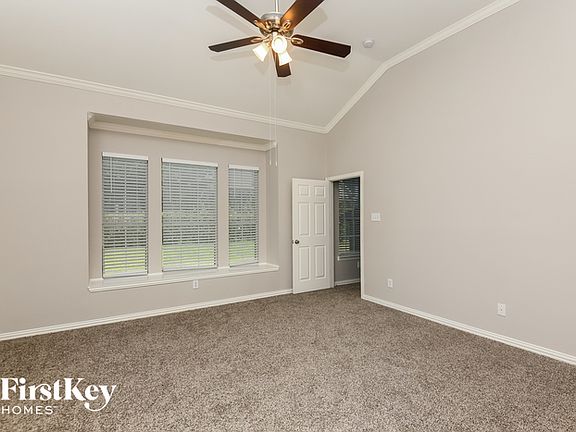 2nd image of 2405 Knollwood Ct