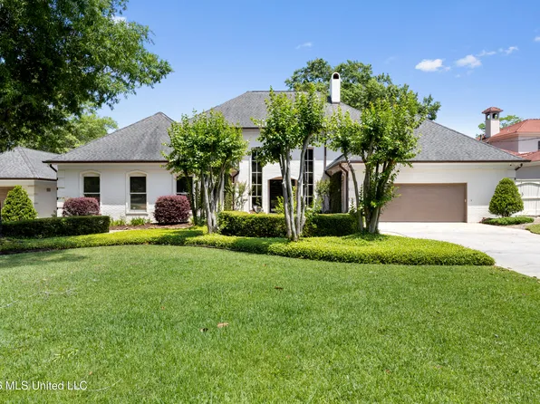 112 Bayou Cir, Gulfport, MS 39507
