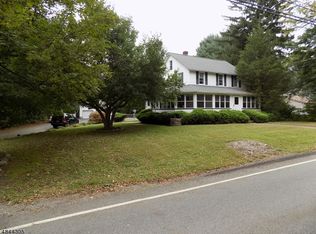 115 School House Rd, Oak Ridge, NJ 07438