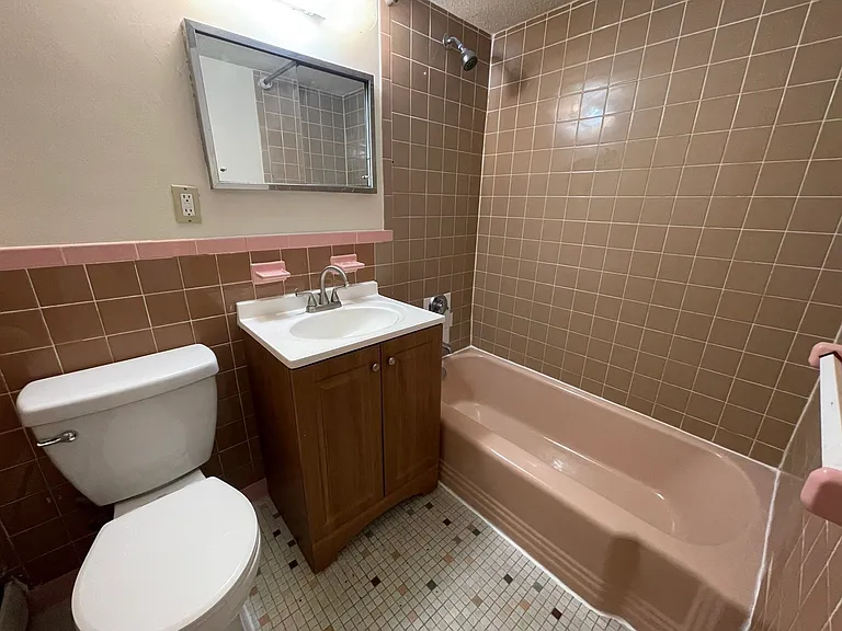 50 Green St #405 — Photo 8