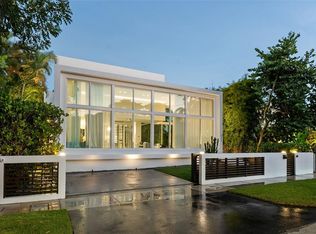 4433 N Bay Rd, Miami Beach, FL 33140