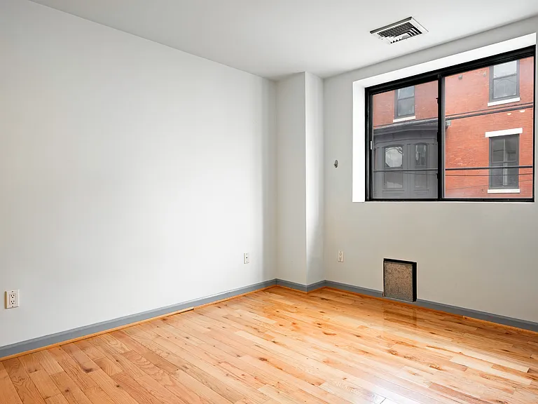 763 S 8th St — Photo 9