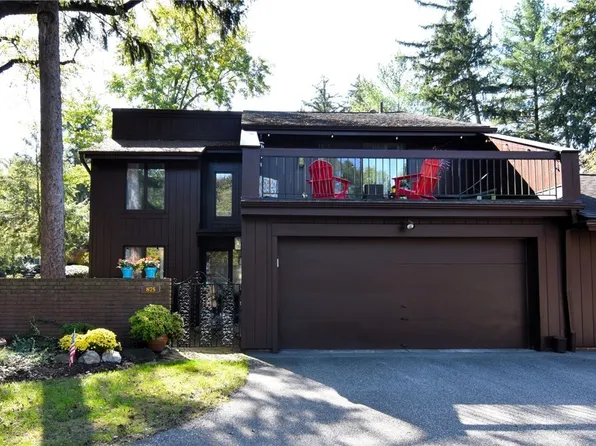 875 Spicers Ln, Northfield, OH 44067