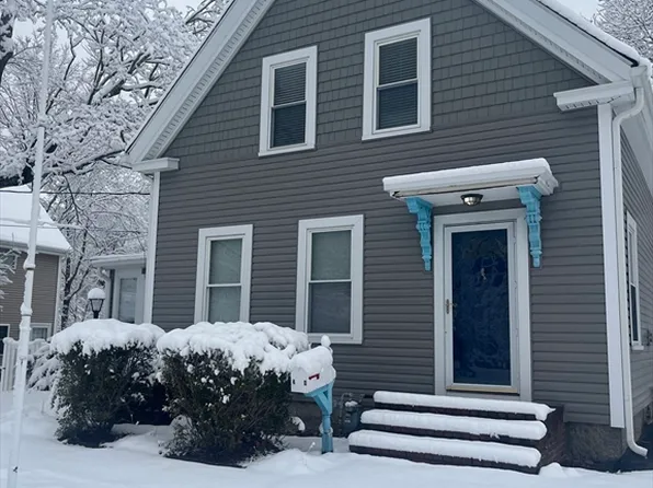 40 Summit St, Rockland, MA 02370