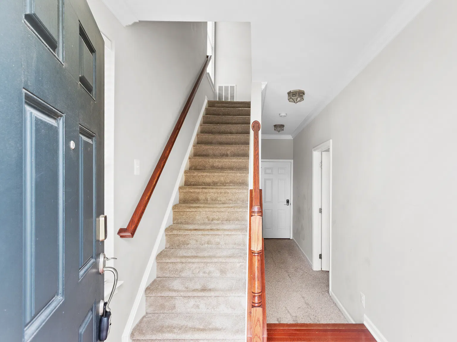 4 bed, 1574 sqft, $3,000 — Photo 3