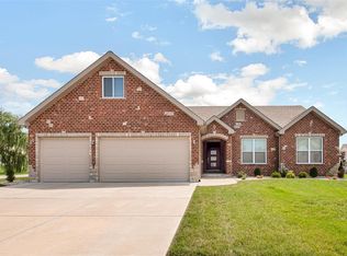 745 Chancellorsville Dr, Wentzville, MO 63385