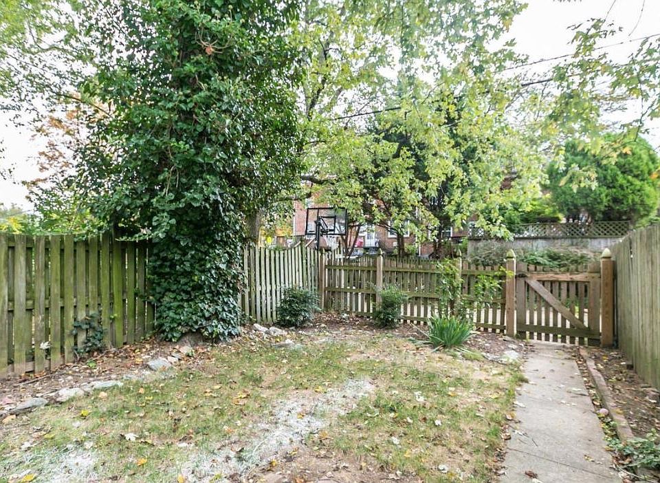 2nd image of 153 Brandon Rd #153