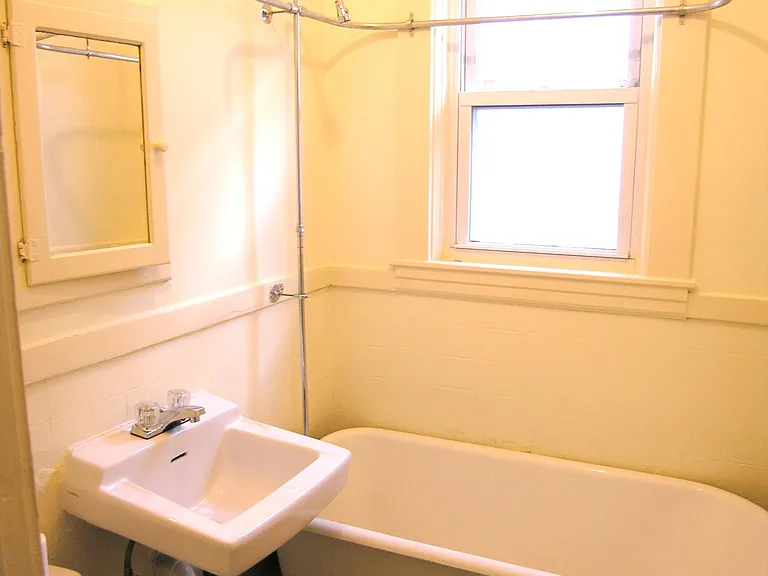 115.5 Bullard St #2W — Photo 6