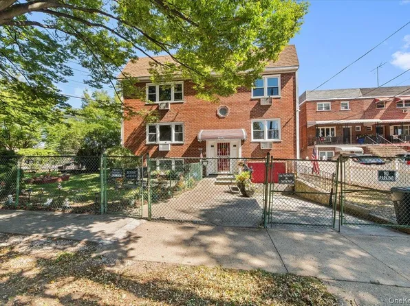 3950 Throggs Neck Expressway, Bronx, NY 10465