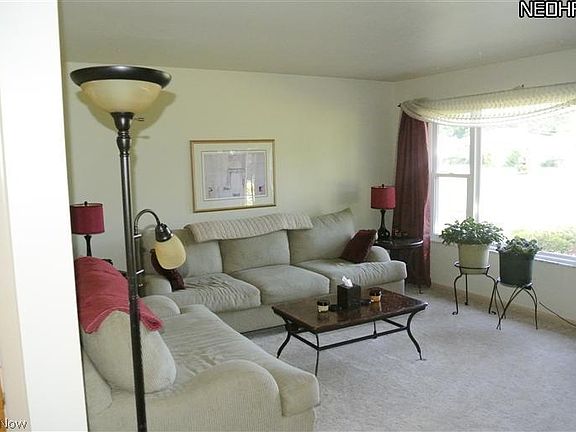 3rd image of 18118 Adams Dr
