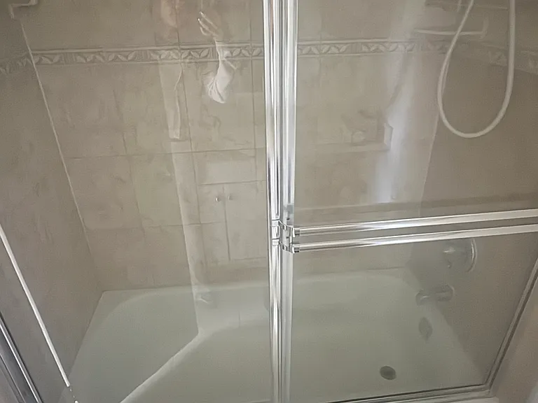 2020 NE 135th St #310 — Photo 11