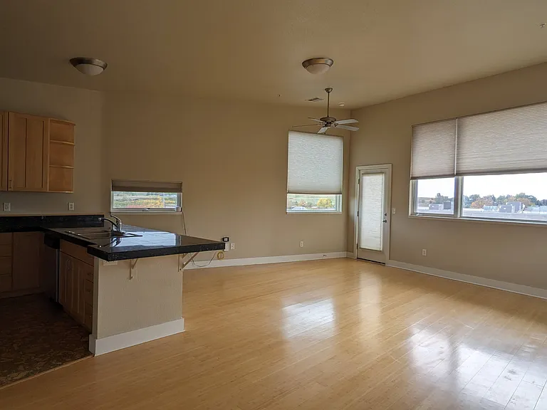 2020 Ionosphere St #16 — Photo 3