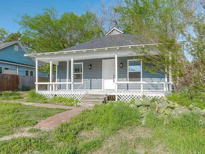 406 S Market Ave — Photo 1