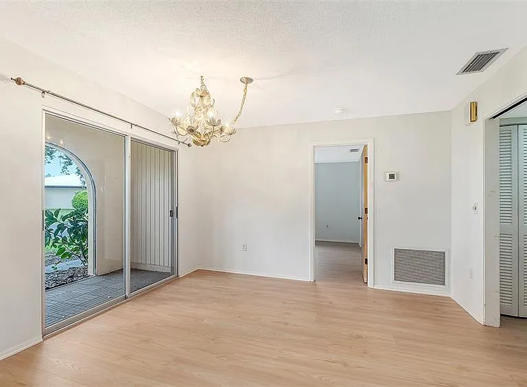 515 Rousseau Dr — Photo 8