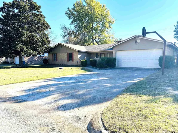 211 Martha Dr, Winnsboro, TX 75494