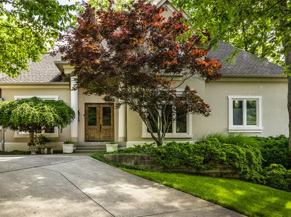 4702 Ashwood Ct, Zionsville, IN 46077