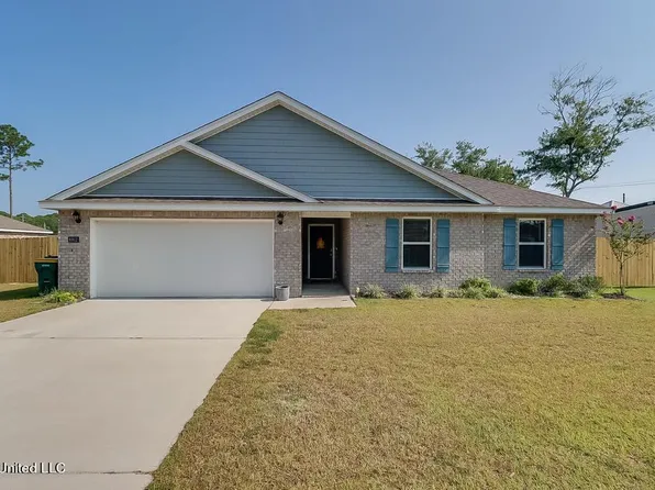 8912 Palmetto Dr, Ocean Springs, MS 39564
