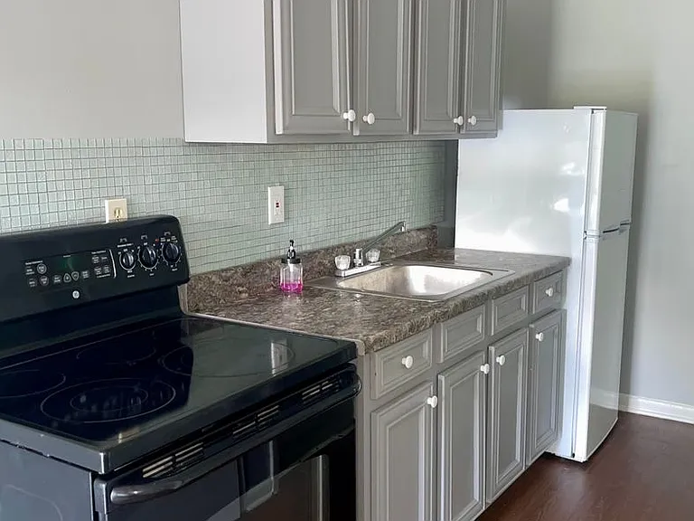 630 Burson Ave — Photo 4