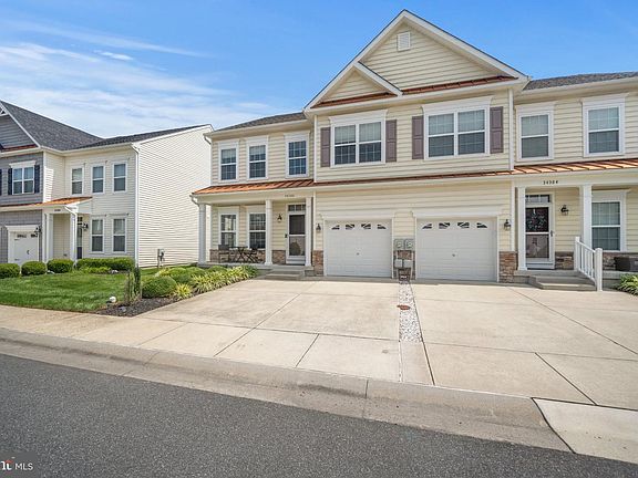 2nd image of 34386 Bronze St