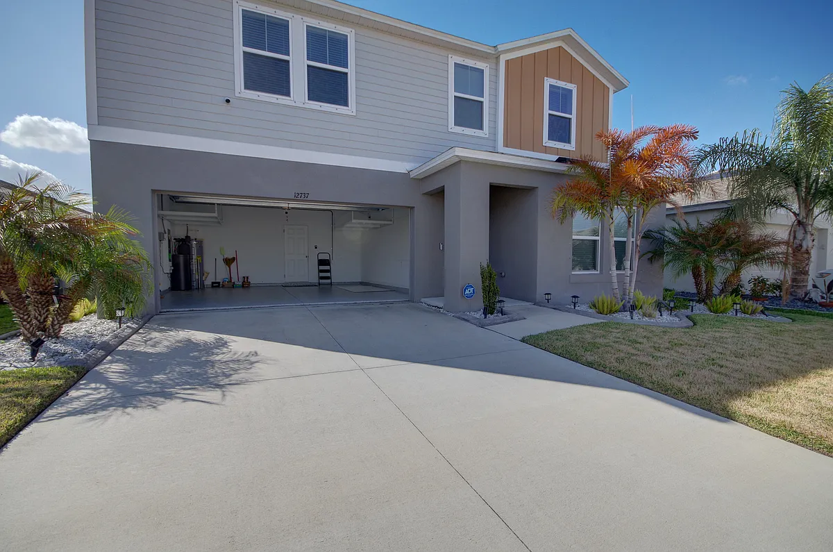 Building Photo - 12737 Tannencrest Dr
