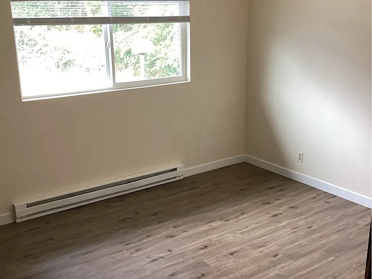 849 SE East Slope Rd #1 — Photo 7
