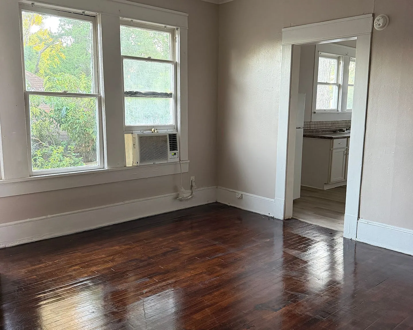 2412 Pinehurst Blvd Unit 5 — Photo 2